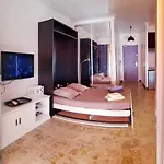 Apartment Sudio Bord De *